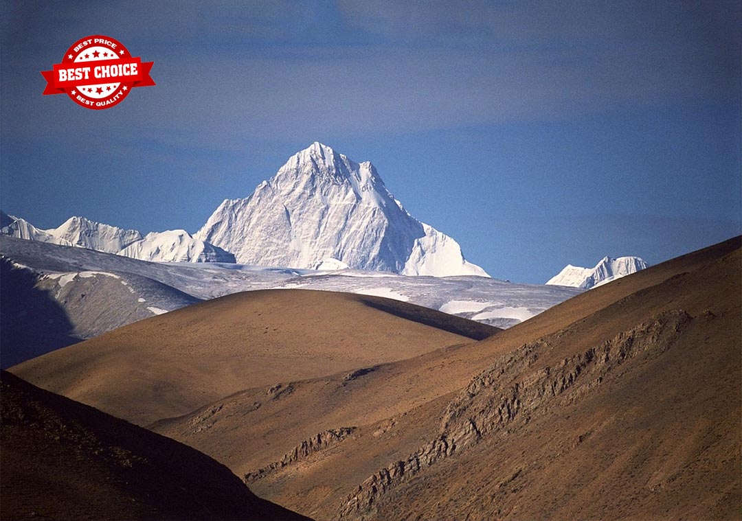 Núi Shishapangma (8012m), một trong những ngọn núi cao nhất nằm hoàn toàn ở Tây Tạng